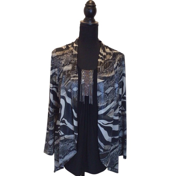 Frank Lyman Design Women’s Top Size 6 Black Gray Animal Print 2-in-1 Blouse - Picture 4 of 9